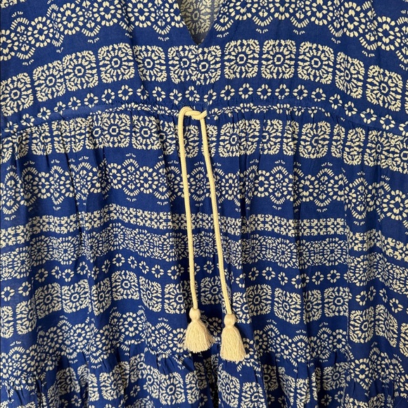 Robin Piccone Blue and White Patterned Tunic beach cover up medium - Picture 3 of 4